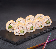 Ролл Калифорния в кунжутe