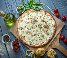 Пицца груша с голубым сыром и мёдом