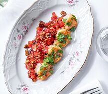 Запечённый батат с креветками