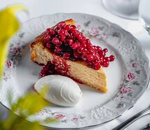 Творожная запеканка с брусникой
