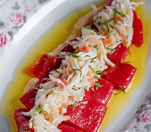 Перец рамиро с крабом и соусом тоннато