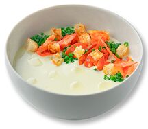 Картофельный крем-суп с чоризо