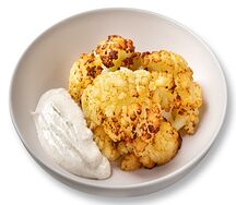 Печеная цветная капуста с трюфельным соусом