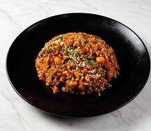 Жареный рис с креветками и овощами