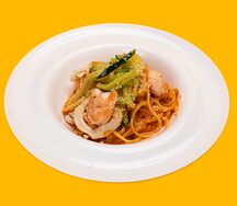 Лингвини с креветками и кальмаром