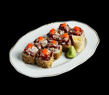 Хрустящий ролл с опаленным окунем