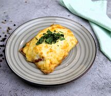 Треска, запеченная с помидором и сыром 
