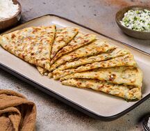 Чапильг с зеленым луком и творогом
