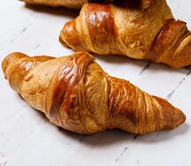 Круассан с орехово-шоколадной начинкой
