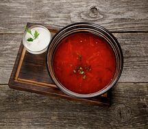 Борщ с салом и сметаной