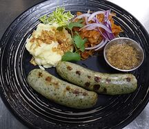 Колбаски Гурме с пармезаном и шпинатом, с гарниром