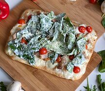 Пицца Цезарь с курицей
