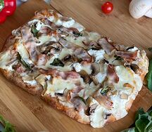 Пицца бекон и грибы