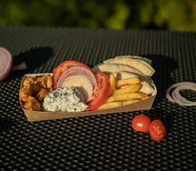 Гирос на тарелке