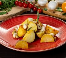 Жареный картофель с грибами и розмарином