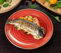 Форель гриль с овощами