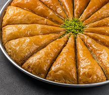 Пахлава с фисташками треугольник