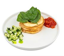 Омлет с ветчиной из индейки с сыром и томатной сальсой