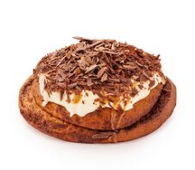 Булочка с корицей и карамелью