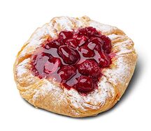 Дениш с малиной и заварным кремом