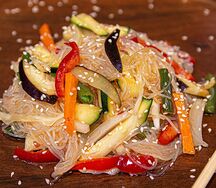 Лапша рисовая с овощами