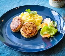 Куриные котлетки с картофельным пюре