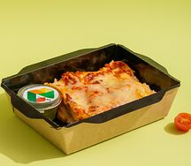 Лазанья овощная с соусом песто