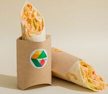 Фреш ролл с куриной грудкой су-вид и печеным баклажаном в томатном соусе