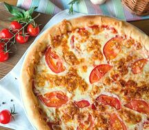 Пицца Маргарита красная