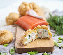 Профитроли с лососем и сливочным сыром, 16шт