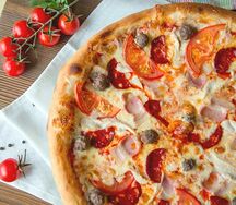 Пицца мясная