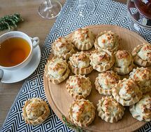 Перепечки с курицей, картофелем и сыром