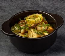 Бэйби картофель с луком порей
