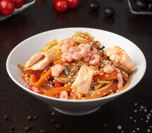 Яичная лапша с морепродуктами