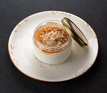 Мацони с медом и орехами