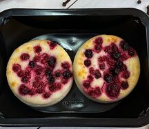 Творожная запеканка с ягодами