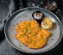 Куриный шницель с грибным соусом