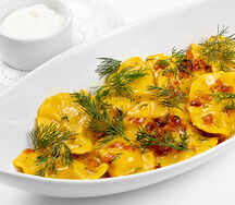 Вареники с картошкой, жареным луком и укропом