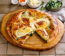 Хачапури со шпинатом и сыром