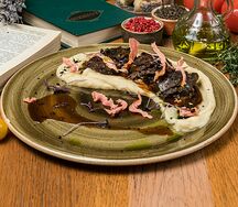 Говяжьи щечки с пюре из корня сельдерея
