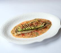 Сибас с авокадо и пряным сливочным соусом