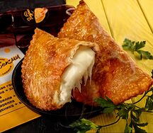 Чебурек с моцареллой
