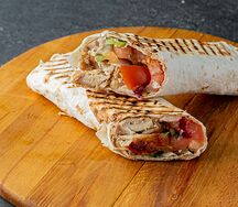 В сырном лаваше с курицей