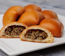 Пирожок с мясом