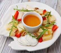 Фермерские сыры и мед
