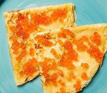 Блин с красной икрой