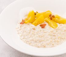 Овсяная каша с персиками