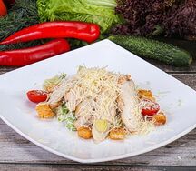 Цезарь с цыпленком халяль