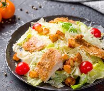 Цезарь с курицей