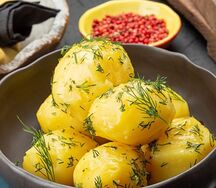 Картофель отварной с зеленью